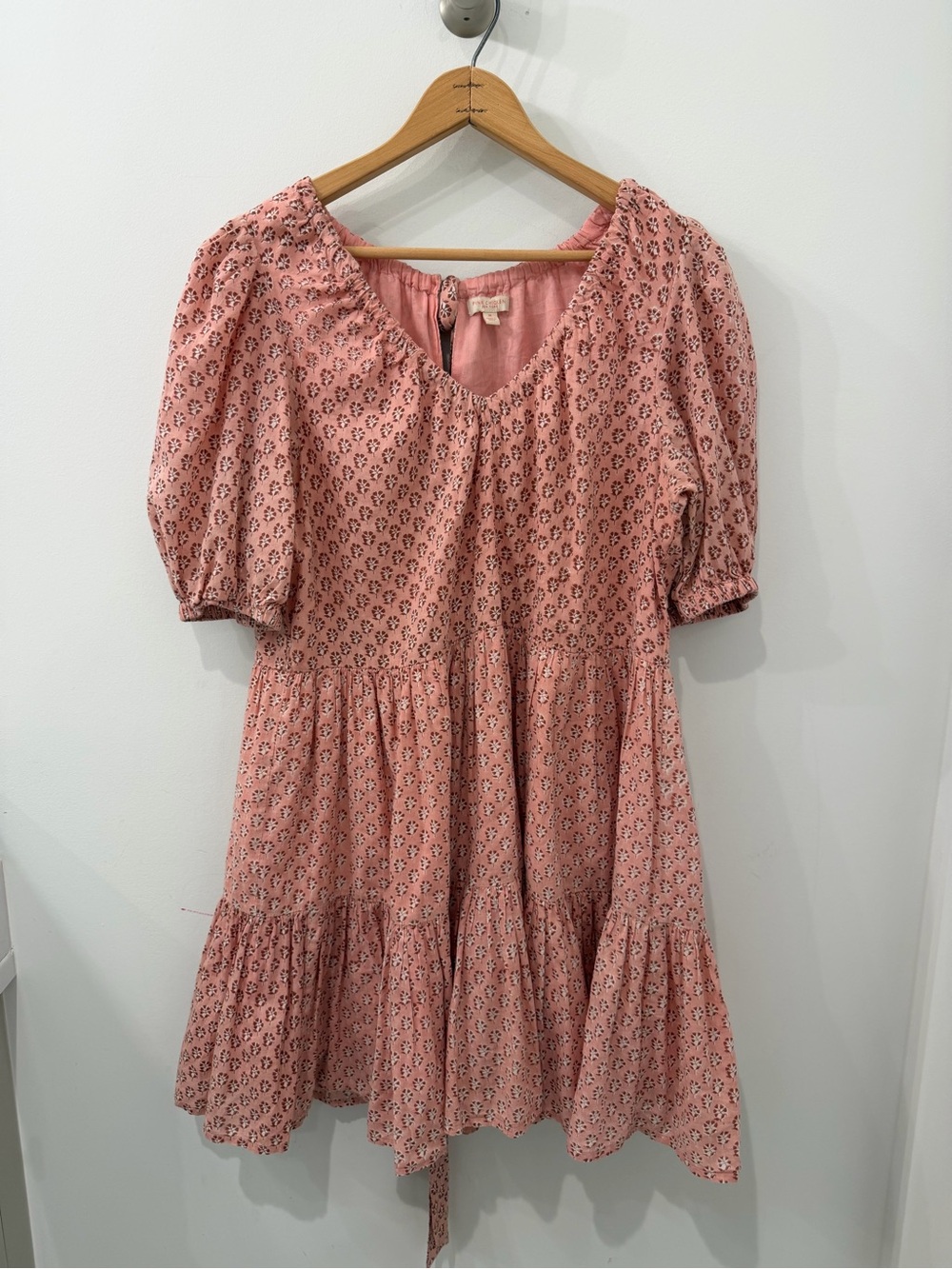 NEW Pink Chicken Women’s Cotton Mini Dress Tie Bow Back Blush Pink Mauve Floral